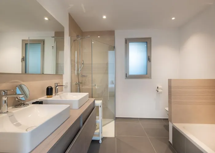 Jardines - Tabor 33 Jacuzzi & Pool View 2b