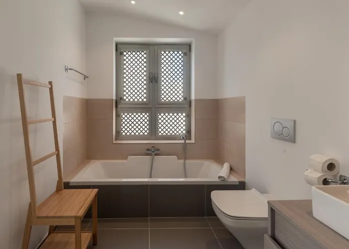 Jardines - Tabor 33 Jacuzzi & Pool View 2b